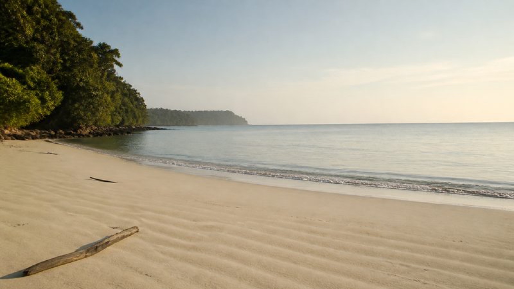 ชายหาด